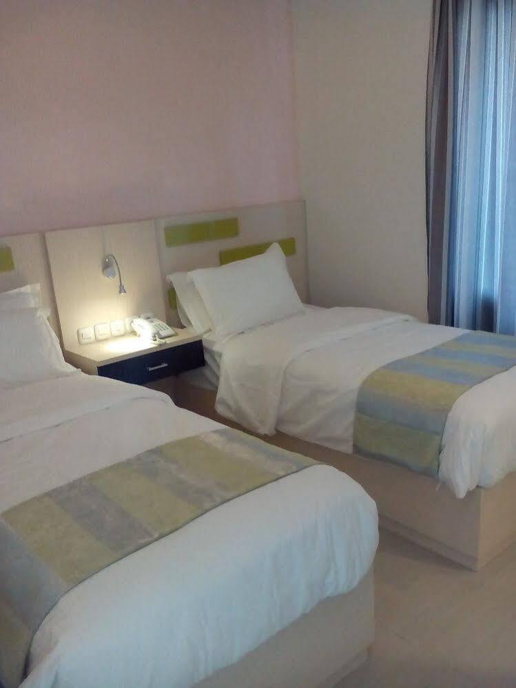 The Arizon At Malioboro Hotel 요그야카르타 외부 사진
