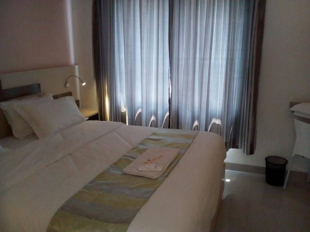 The Arizon At Malioboro Hotel 요그야카르타 외부 사진